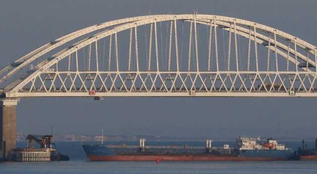 Россияне открыли движение по Керченскому проливу гражданским судам