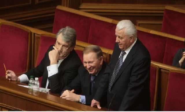 В стране может быть хаос: экс-президенты Украины выступили против военного положения