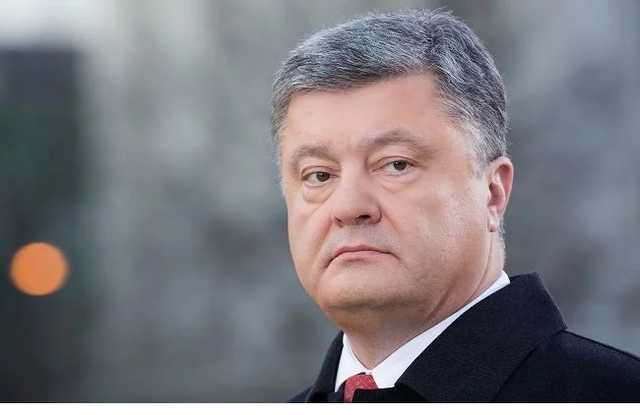 Порошенко заявил, что пока не планирует объявлять полную или частичную мобилизацию