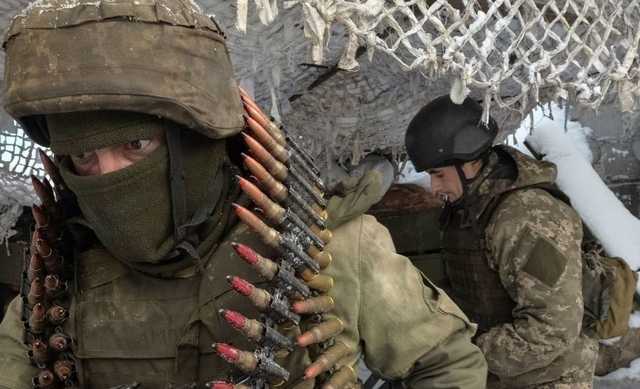 На передовой были ранены двое украинских военных. Ситуация на Донбассе