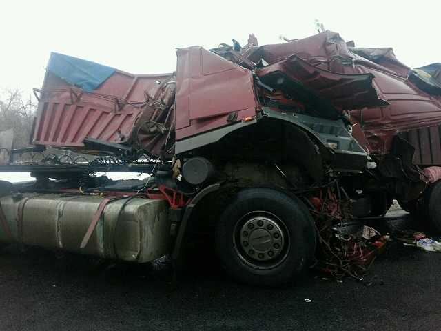 Под Черкассами столкнулись два грузовика, есть жертвы