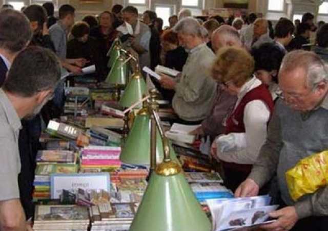 Майже кожен третій українець взагалі не читає книжок