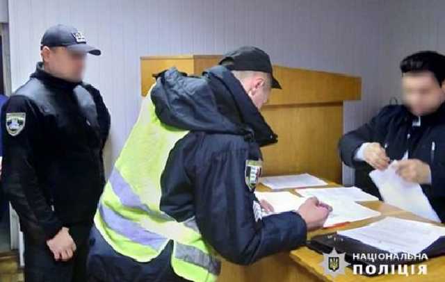 В Закарпатской области 6 полицейских задержаны за взятки