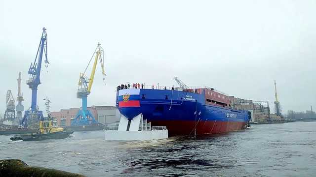 В России пылал ледокол “Виктор Черномырдин”: потрясающее зрелище