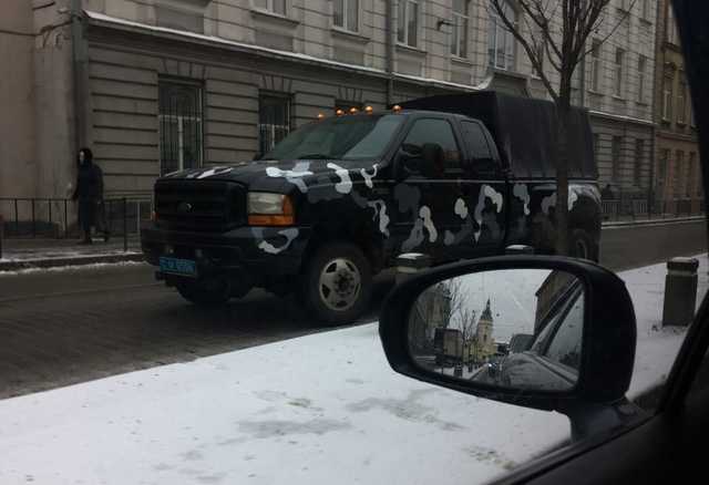 В Украине заметили необычный полицейский пикап