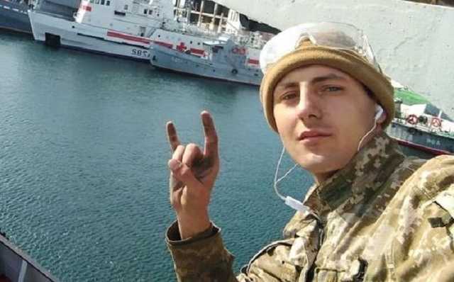 Появились фото украинских моряков, которых Россия захватила в плен