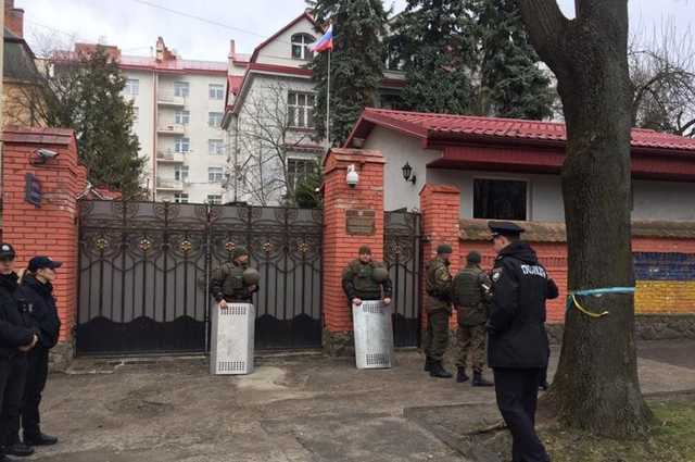 Львівські депутати проголосували проти закриття російського консульства: документ