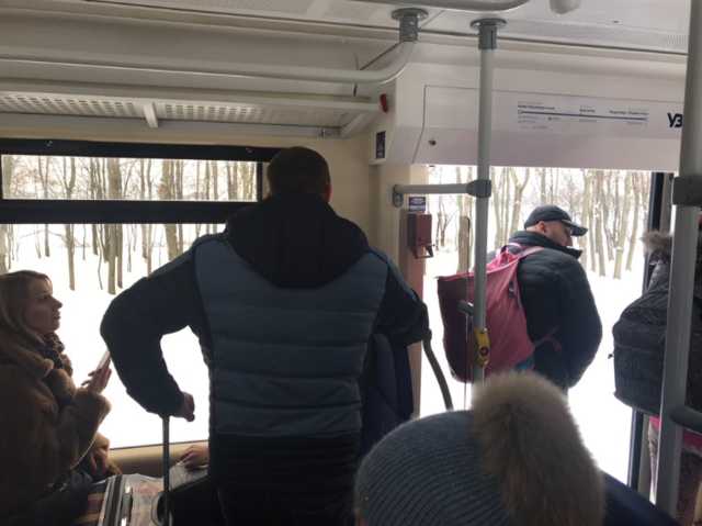 Появились фото и видео с застрявшего экспресса “Киев-Борисполь”