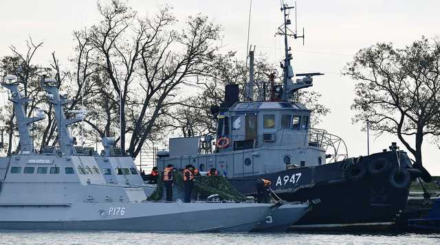 Вопрос об обмене задержанных украинских моряков пока не стоит, - Путин