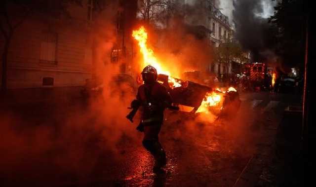 СМИ: Протесты во Франции переросли в настоящую революцию