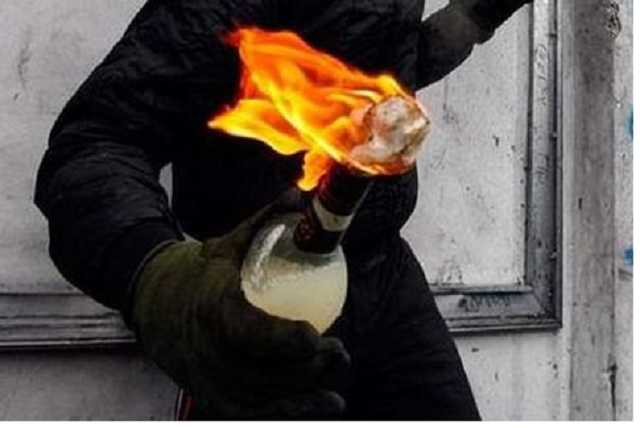 У будинок ветерана АТО кинули коктейль Молотова: дружина і донька постраждали