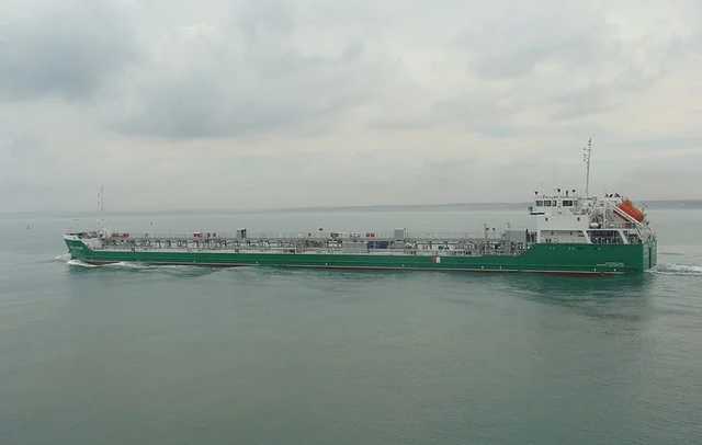 Суд Херсона отказался снять арест с танкера "Механик Погодин"