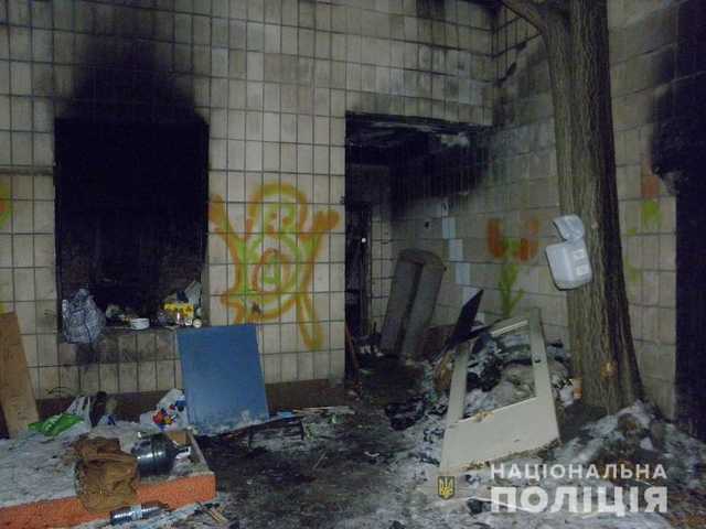 В Киеве мужчина зарезал свою знакомую и сбежал в соседнюю область