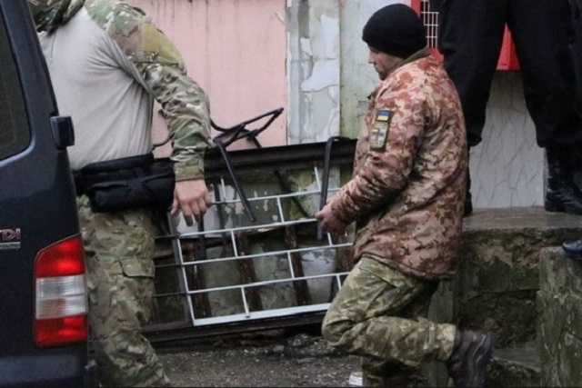 Украинскому моряку в плену РФ ампутировали пальцы на руке