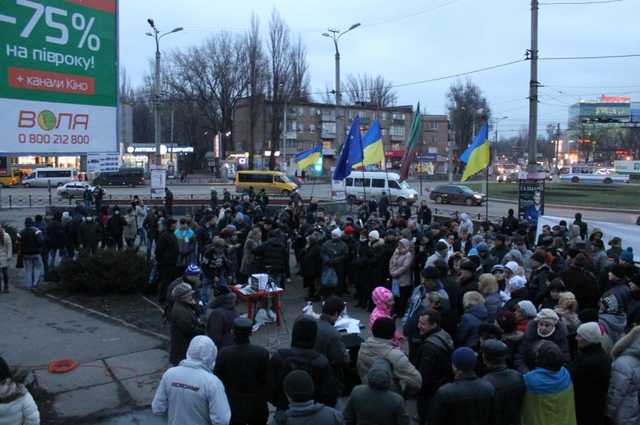 Под Кривым Рогом люди перекрыли трассу из-за отсутствия воды