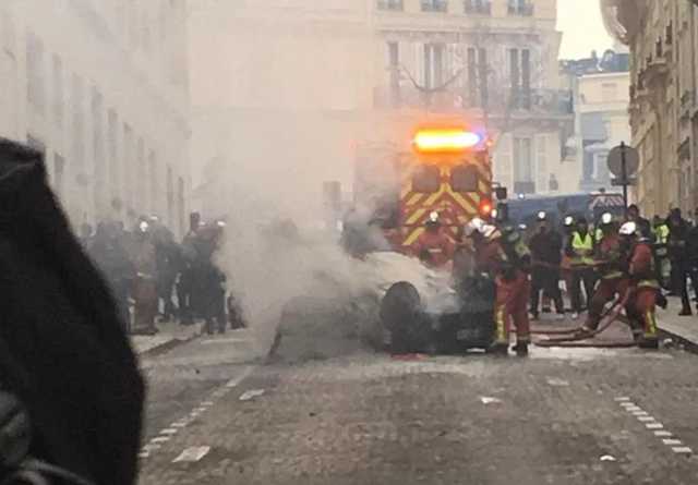 Протест "Желтых жилетов": В Париже ранены около трех десятков человек