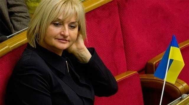 Жена Луценко пришла в Раду в обуви за 28 000 гривен