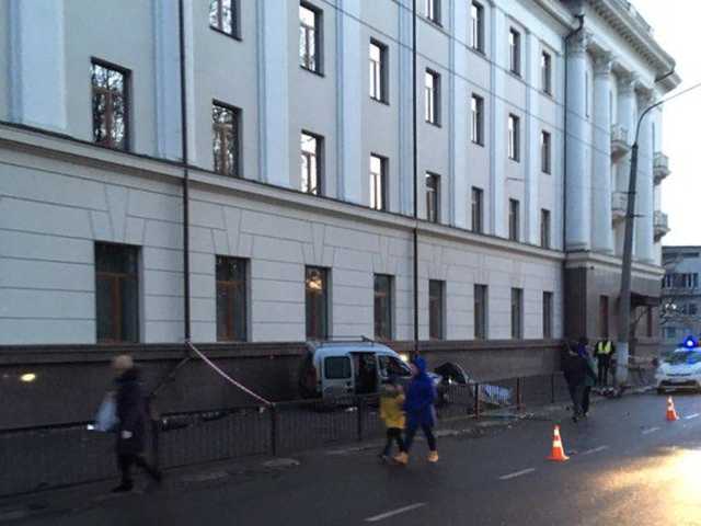 В Ивано-Франковске пьяный водитель врезался в духовную семинарию