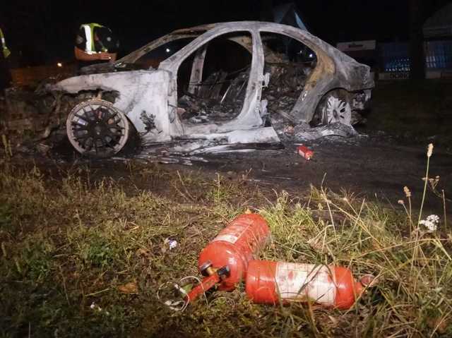 Как в кино: появилось видео, как патрульные таранили во время погони Mercedes