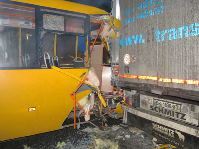 Появилось видео первых минут после смертельного ДТП с маршруткой под Киевом