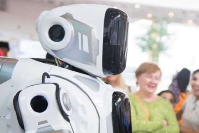 В России переодетого аниматора выдали за "робота Бориса"