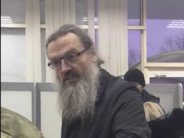 Священнослужитель устроил скандал в аэропорту Запорожья: детали инцидента