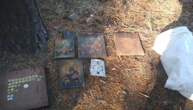 В Харьковской области задержали мужчину. Он выбил окна в храме и украл иконы