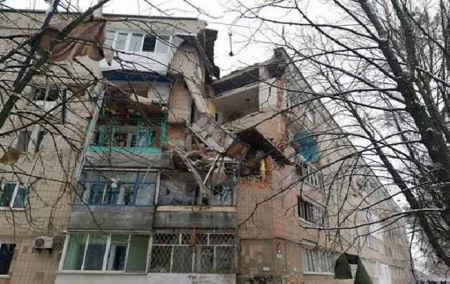 В Фастове под завалами взорвавшегося дома найдены двое погибших – соцсети