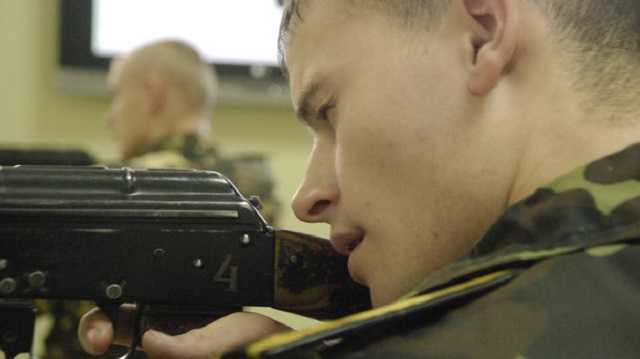 В Хмельницком экс-курсанты Академии сухопутных войск пошли под суд