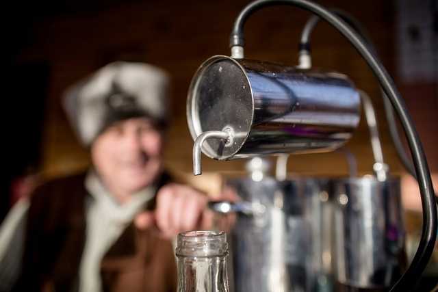 В Харькове пьяный сосед убил 78-летнюю женщину за 2 литра самогона