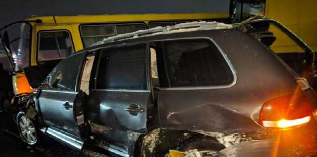 Под Киевом фура разнесла автомобили: первые фото масштабного ДТП