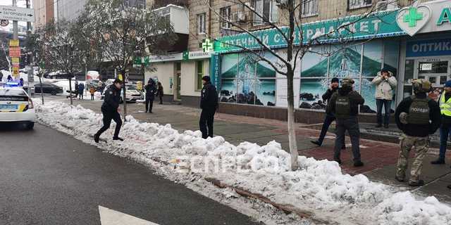 В Киеве КОРД штурмовал пустое отделение банка