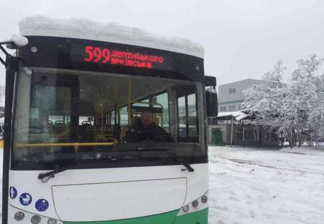 В Киеве на маршрут вышел первый электробус