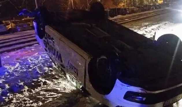 На Троещине перевернулся на крышу Volkswagen с пьяным водителем