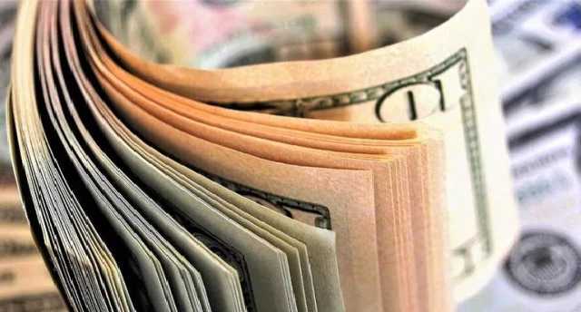 Падение курса доллара в Украине объяснили приближением католического Рождества