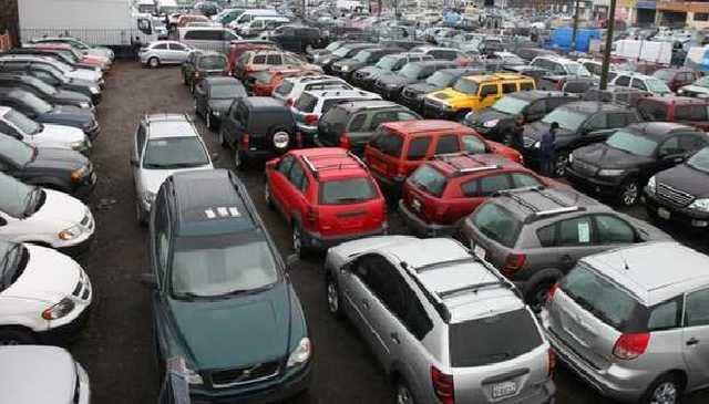 В Украине утвердили временный порядок растаможки авто с европейскими номерами