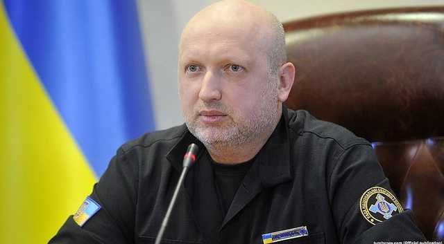 Запрет на въезд россиян может остаться и после военного положения, – Турчинов