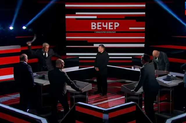 ’’Врежу по башке!’’ У Соловьева устроили потасовку из-за Украины