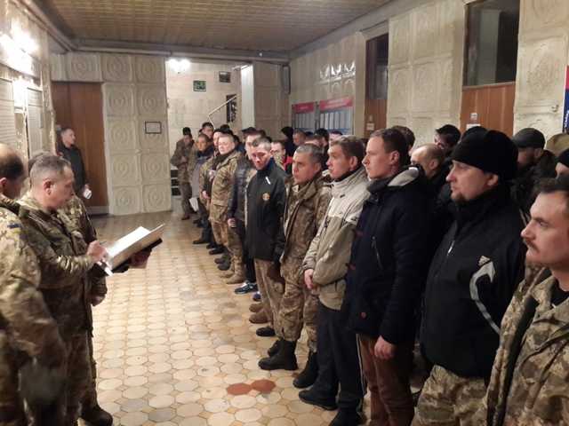 За год военкоматы направили в армию 27 тысяч контрактников