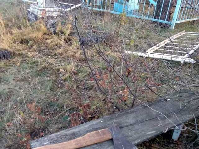 Бывший осужденный разграбил могилу под Харьковом