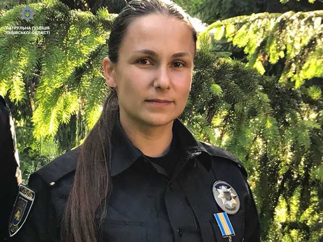 Суд оприлюднив відео ножового нападу на львівську патрульну