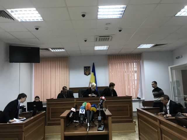 Заседание по делу Мартыненко перенесли из-за “государственного выходного”