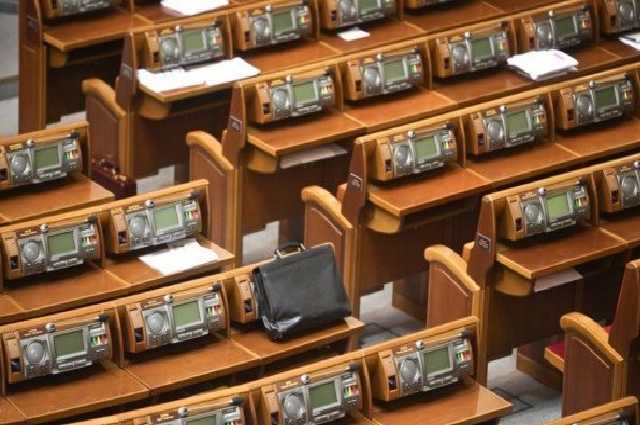 КВУ назвав топ-прогульників серед нардепів у грудні