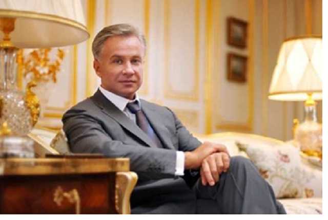 Дорога Косюка на работу через Феофанию построена без документов