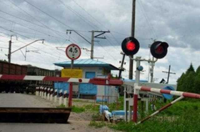 В Бердичеве пассажирский поезд на глазах у людей насмерть сбил мужчину