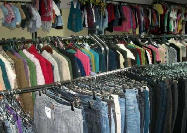 В Днепре ограбили склад секонд-хэнда