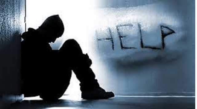 В Киеве мужчина вышел из окна многоэтажки после конфликта с женщиной