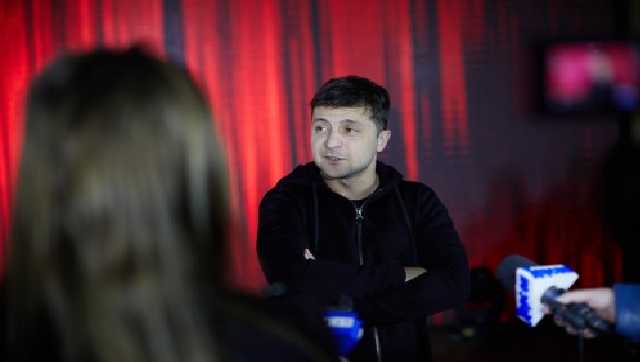 "Множеством мелких уколов можно выводить из равновесия". Психолог проанализировал личностный образ Зеленского