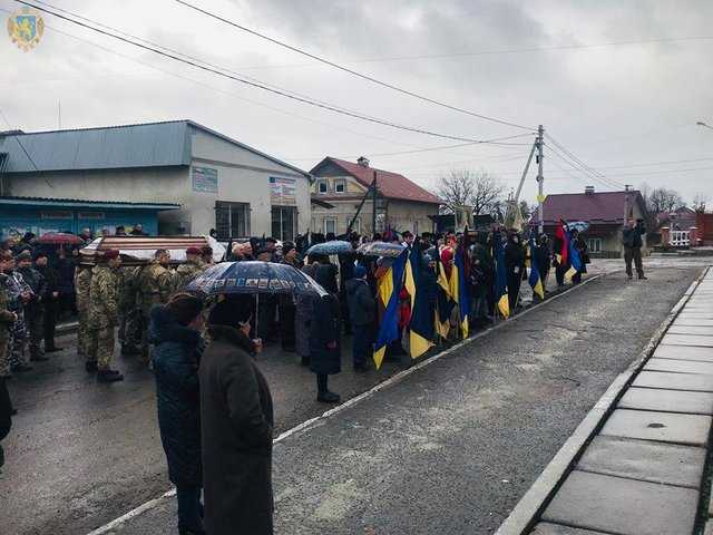 Воина 10-й бригады Евгения Тоненькова, погибшего на Донбассе, похоронили на Львовщине