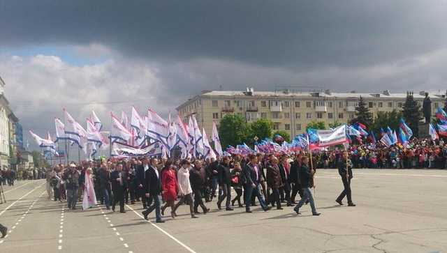 Донецк и Луганск останутся без денег: российский оппозиционер озвучил прогноз по Донбассу